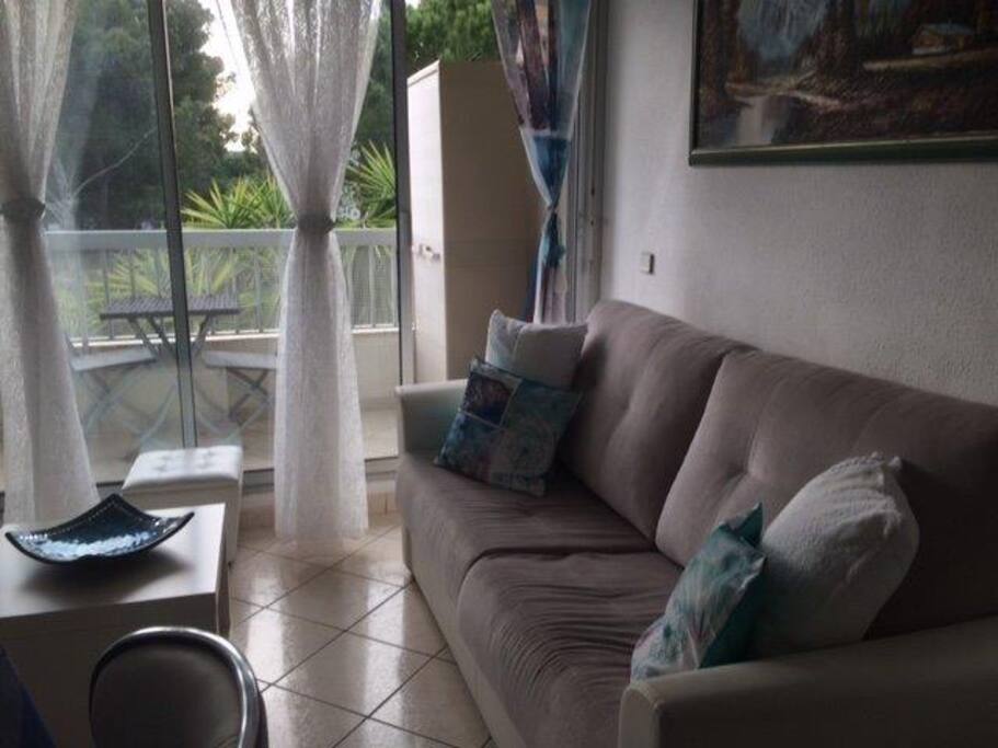 Salon avec canapé lit pour couchage