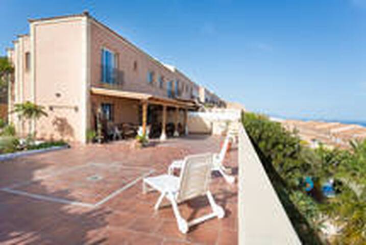 Private room with 1 bedrooms in Santa Cruz De Tenerife - Habitación Luna
R:A-38/44774