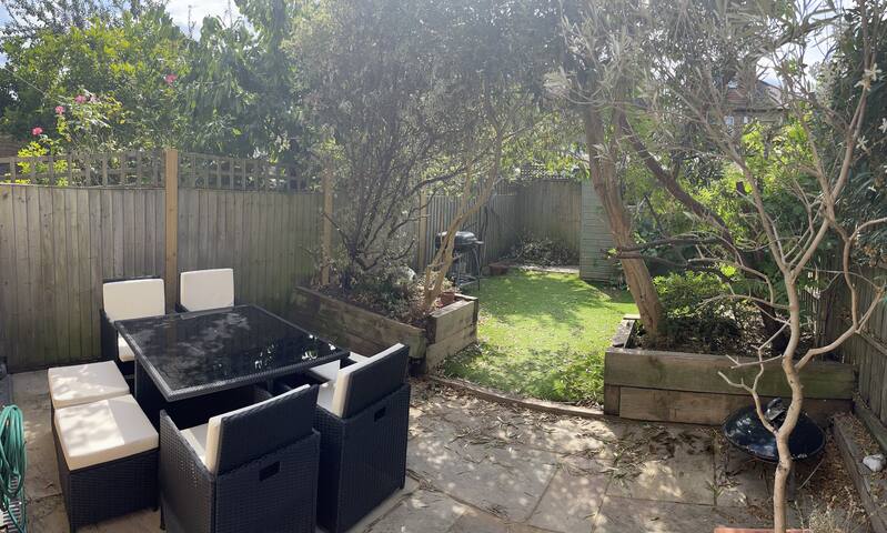 Great central 5 bed home, ideal for Wimbledon gallery image 3