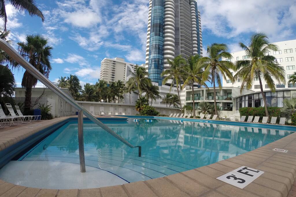 Hermosa piscina