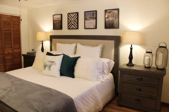 glavna spavaća soba s bračnim krevetom (180x 