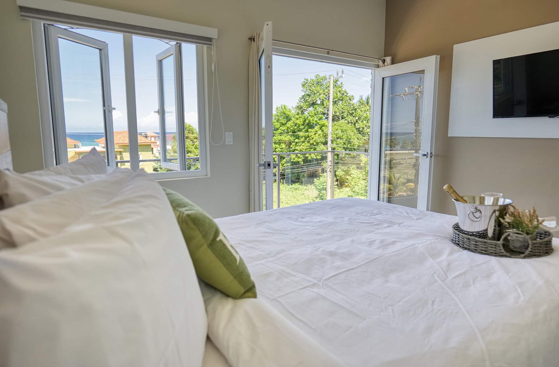 SBS Seaview Villa - 5 bed/4bath with Private Pool and 5 min from Excursions — photo 4