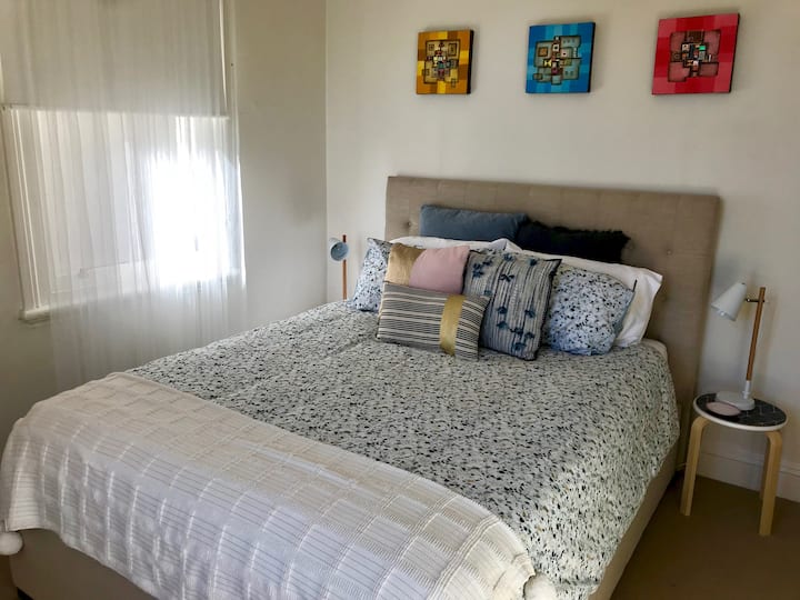 Დედოფალი საძინებელში 3