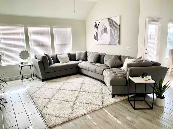 Luxury Residential In Mckinney - 4 Beds, 2 Bath - McKinney, TX