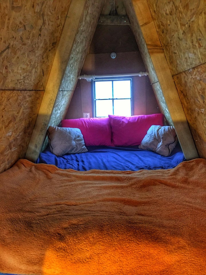 Çatı Arası Yatak Odası