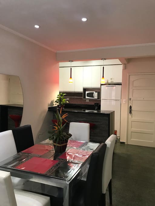 Sala de jantar e cozinha