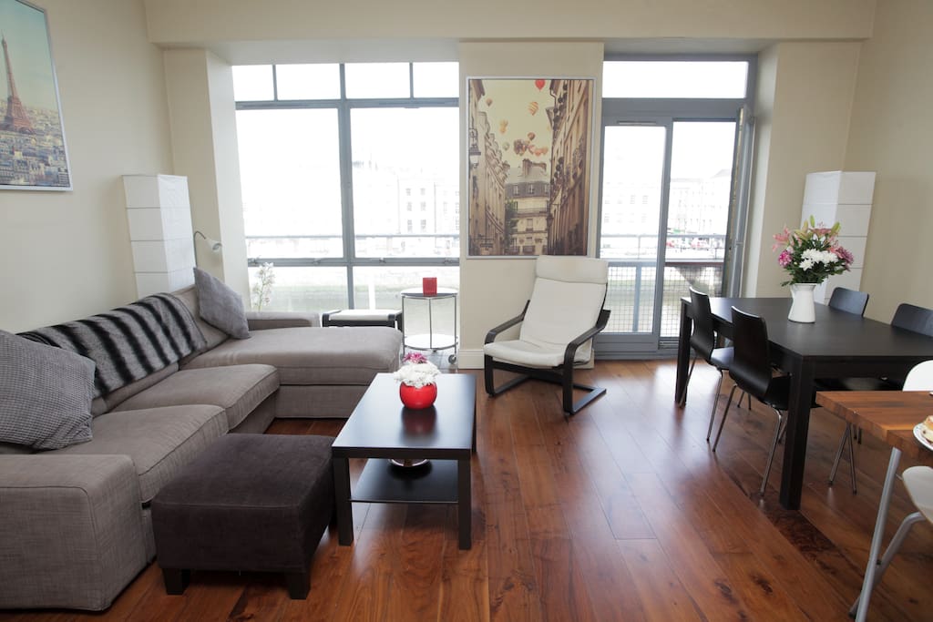 Large open plan living/dining area.