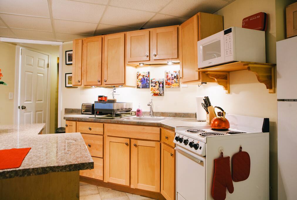 The kitchenette.