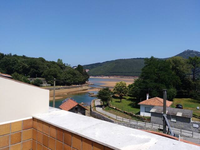 Casa adosada en Sukarrieta con vistas a Urdaibai gallery image 3