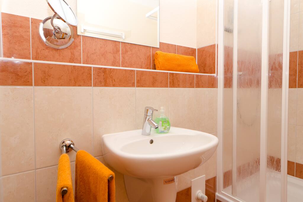 WC/Dusche - Ferienwohnung "Mecklenburg" in Ferienwohnungen "Steffenshagen" bei Kühlungsborn/Ostsee