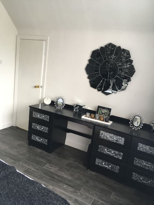 Guest bedroom