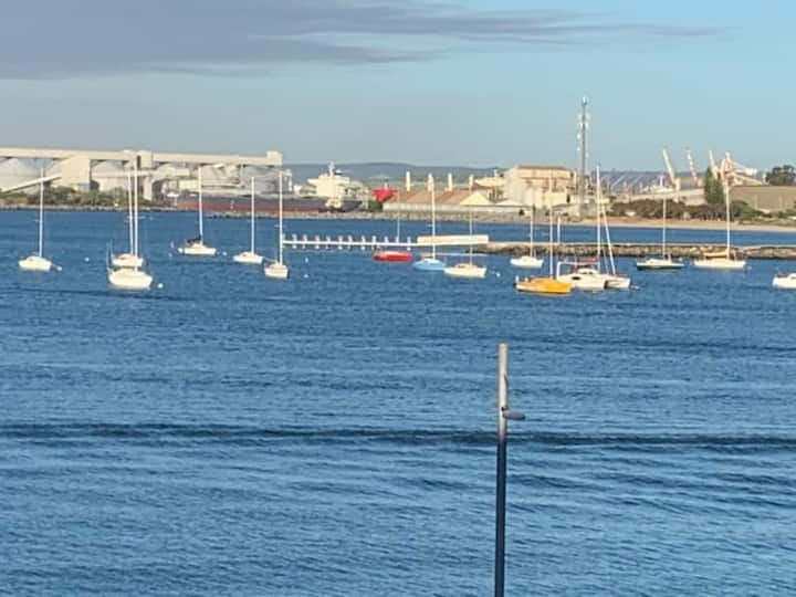 Water front private bedroom with pool/ gym Apartments for Rent in Bunbury, Western Australia