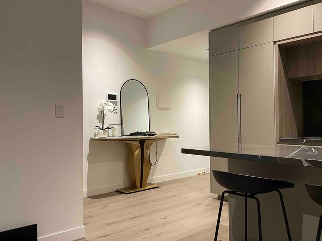 Superior 3 Bedroom Apartment in Melbourne CBD gallery image 2