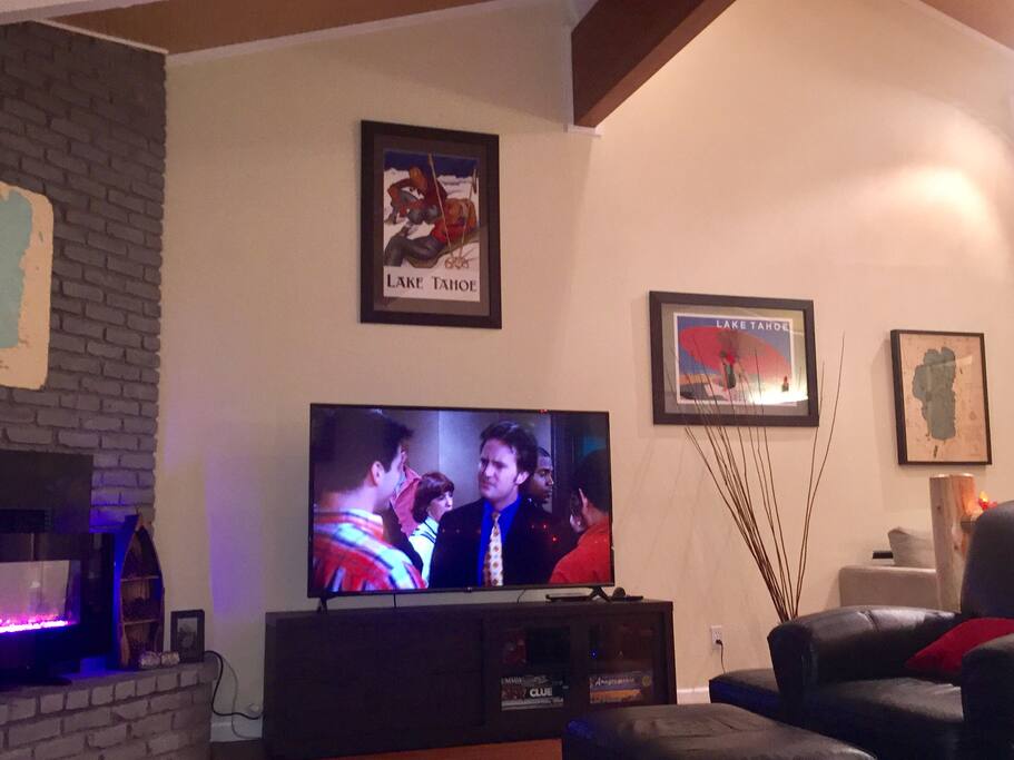 Brand new 65" Smart TV (cable/Netflix/YouTube)