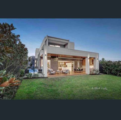 Luxury family oasis gallery image 4