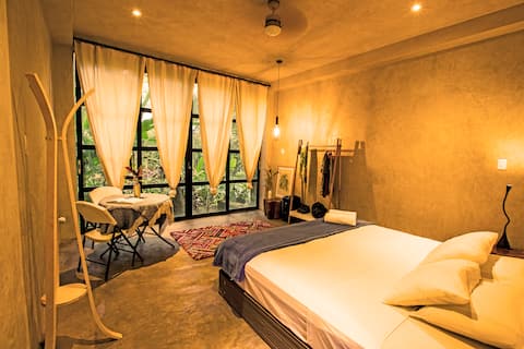 Beautiful Private King Room Surrounded by Nature