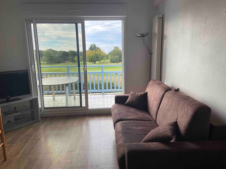Jolie T2   Vue Sur Golf - Piscine,  Proche Plage - Pornic