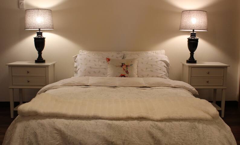 Hummingbird Apartment