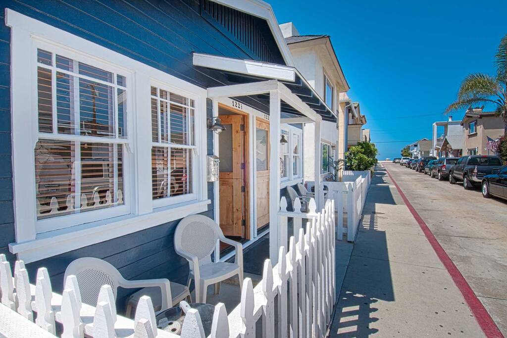 Front of the house looking towards the beach