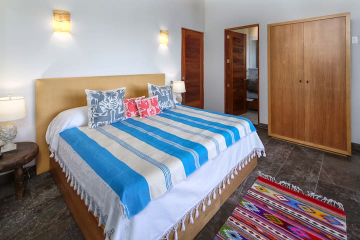 საძინებელი 4