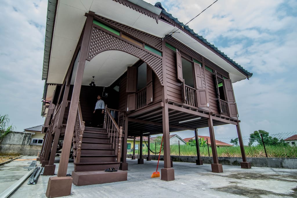 Wooden house on stilts for a whole new experience.