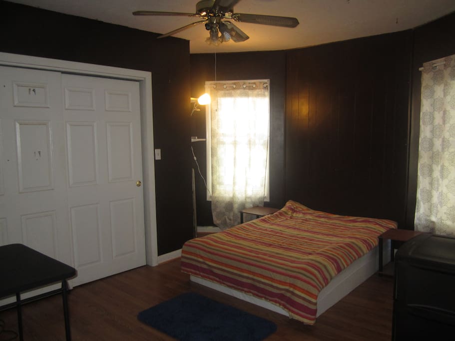 BigClosetBedAndWindowMain