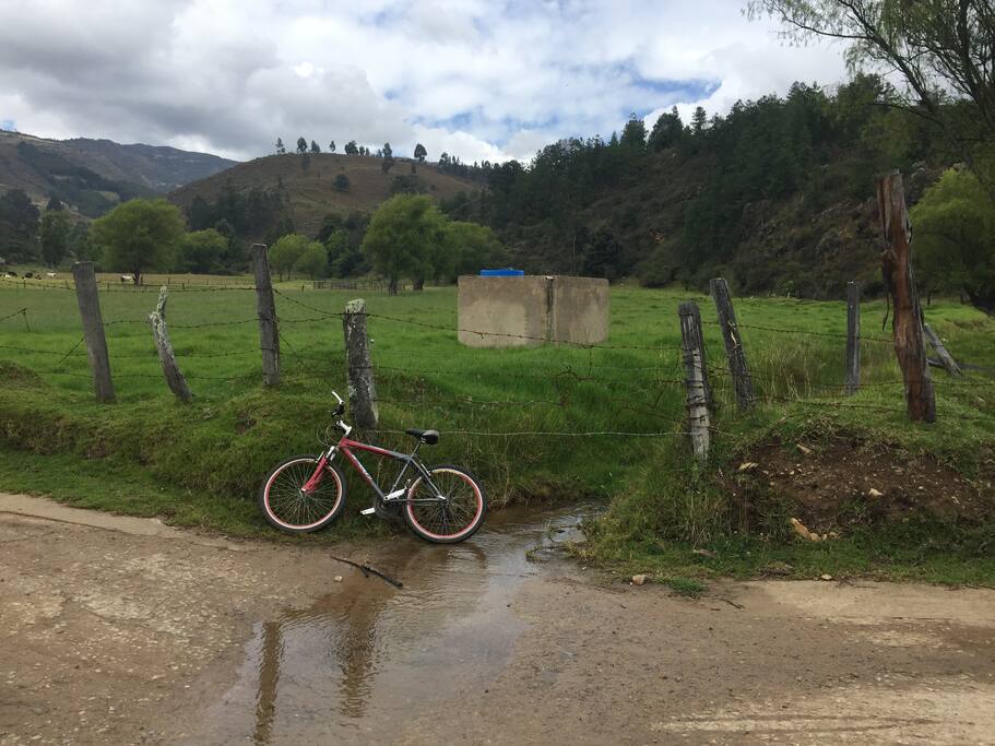 Caminata o ciclopaseo por el valle del río Pesca.