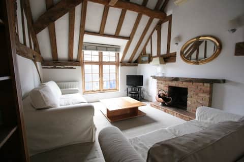 Successful Airbnb property: Old Butchers Wine Cellar 15th Century Apartment in Berkshire