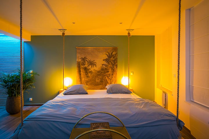 2m * 2m bed, ganzenveren dekbed