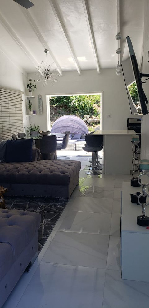 Hervana's Casa Blanca