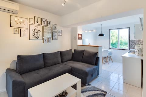 Popular Airbnb listing: Mel's Place in Jadrtovac