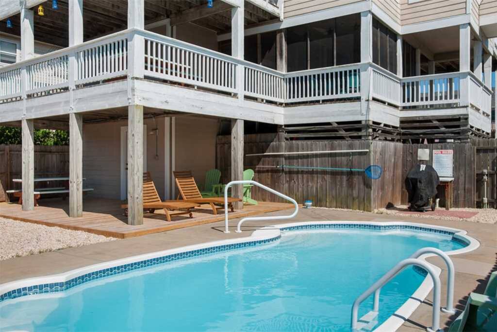 OSN03: A Place in the Sun | Pool Area