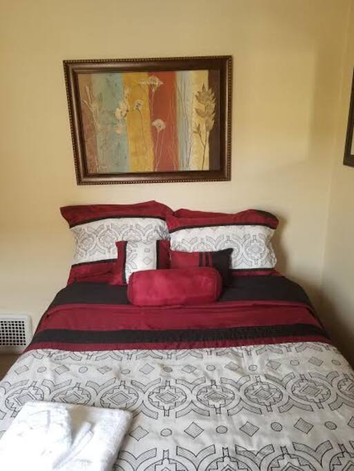 Comfy full bed in Sapphire room