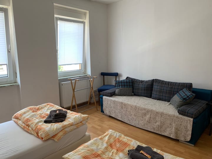 Habitación a la izquierda: habitación de tres camas