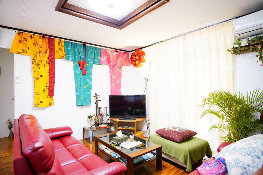 Welcome to OKINAWA!! Relax and enjoy peaceful time in our house. めんそーれ! ごゆっくりおくつろぎください。