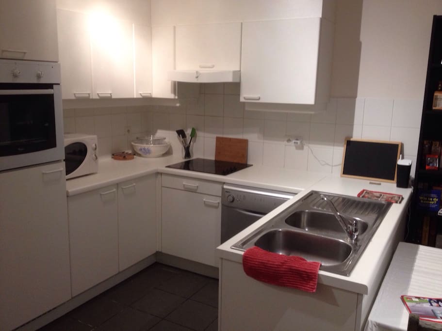 Fully operational kitchen, sink stove, oven, & all the tools!