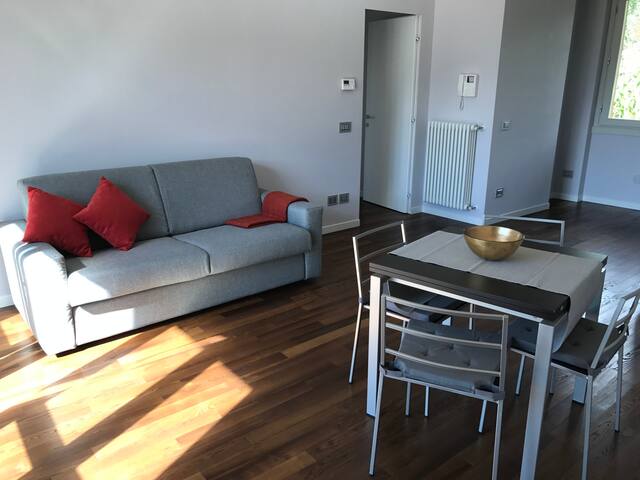 Watch America: Imagine The World Without Her HDQ Watch America: Imagine The World Without Her HDQ