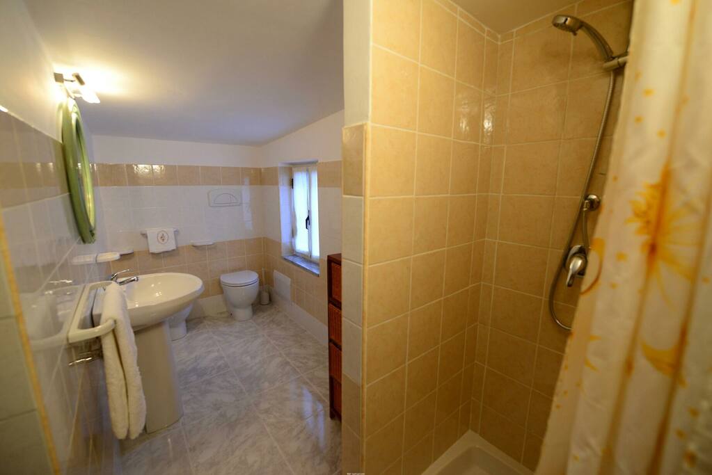 Bagno della camera Limone