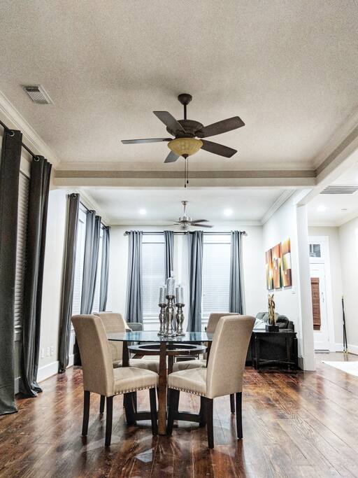 Open Dining Area