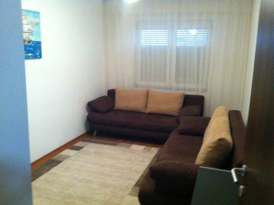 Bedroom (two single beds)