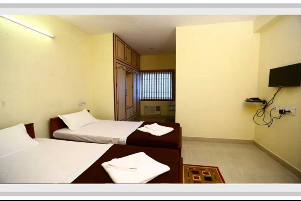 Twin room 2