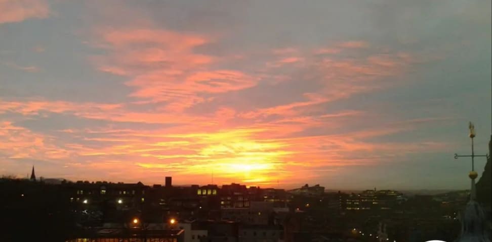 Edinburgh Playhouse Cheerful 4 bedroom house