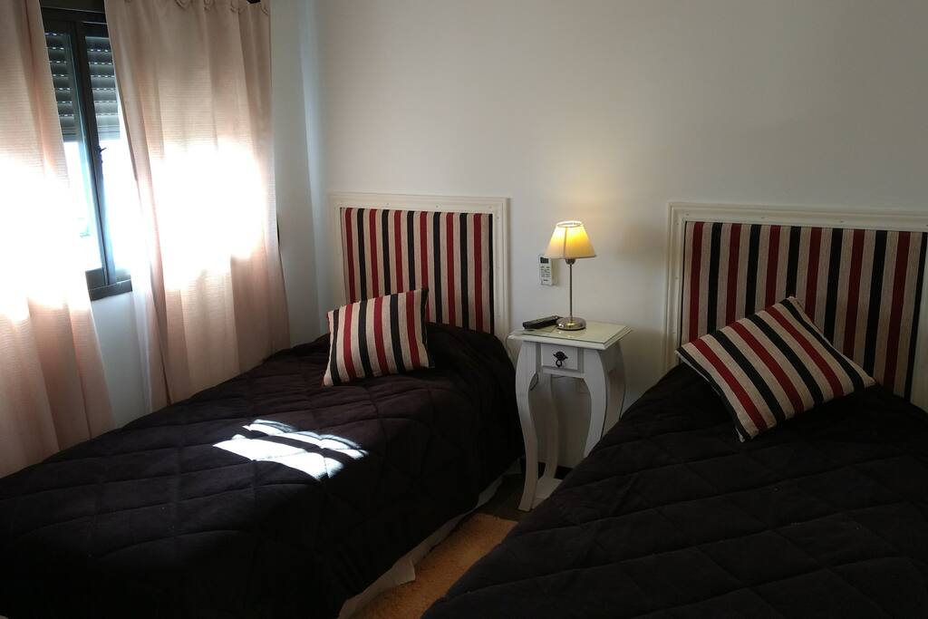 Habitación con dos camas individuales