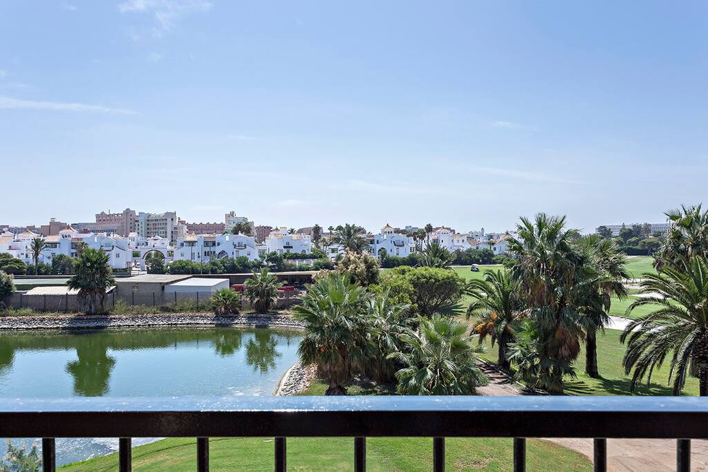 Vistas que tienes al campo de golf desde la terraza