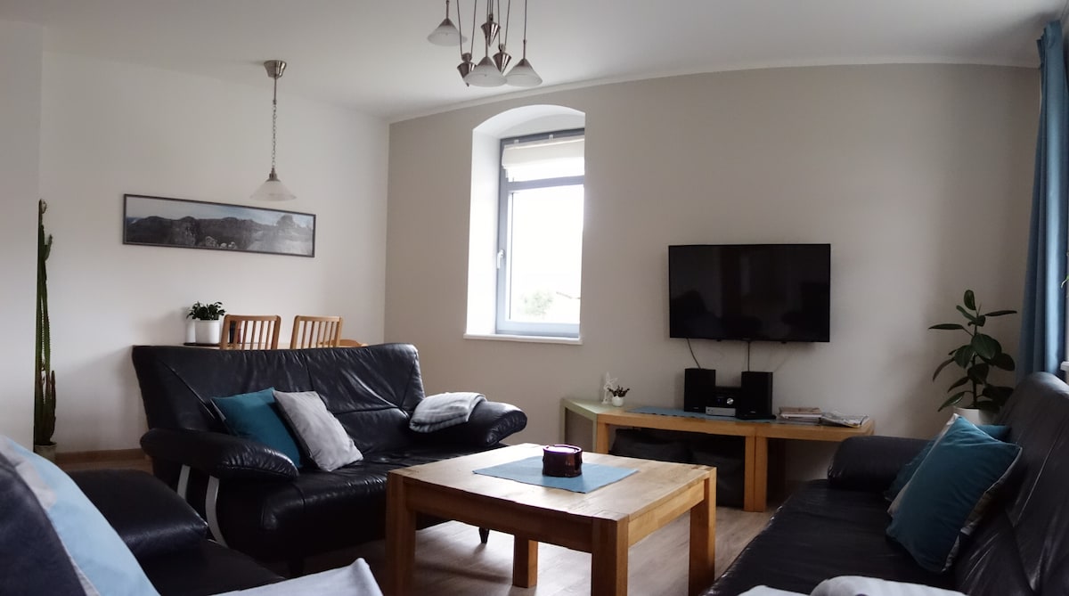 Top Airbnb: Spacious Flat for 6 ppl, close to Prague & Dresden in Pirna