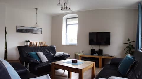 Top Airbnb: Spacious Flat for 6 ppl, close to Prague & Dresden in Pirna