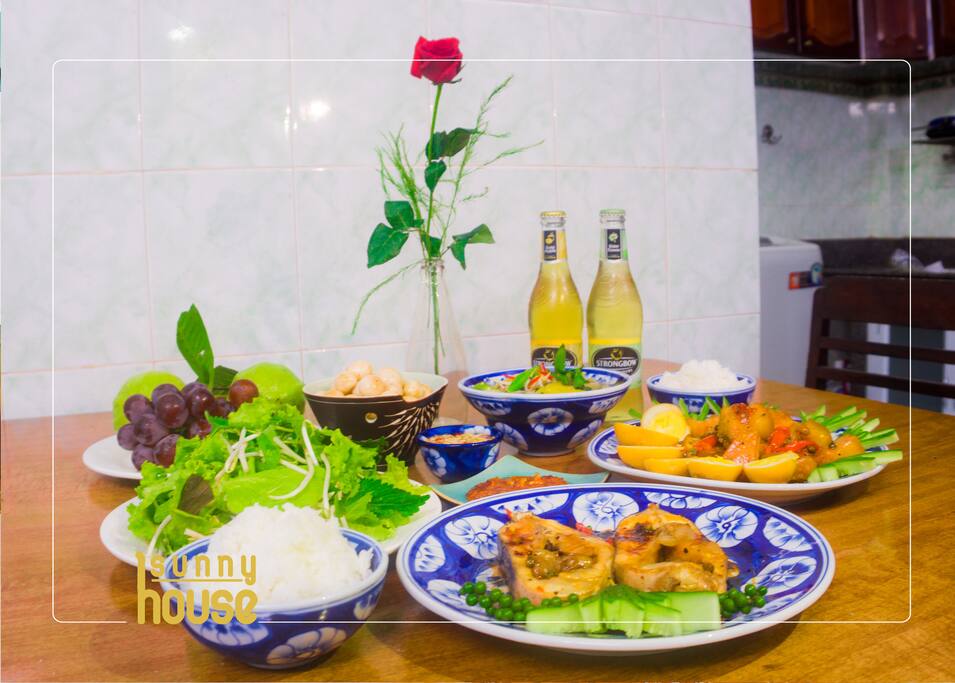 Let's have a family meal with us. This is a meal cooked by my wife