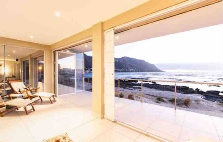 BEACHFRONT HEAVEN on the ocean gallery image 2