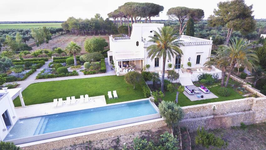 Exclusive villa for 12 in the heart of Puglia gallery image 5