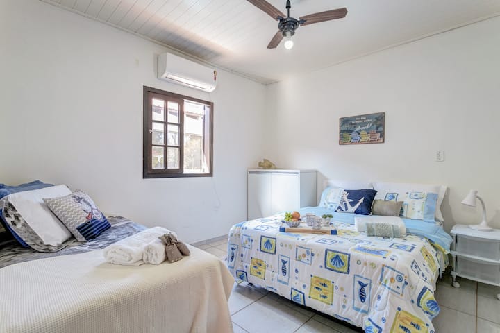 Dhomë gjumi 01 
Krevat dopio me kuti
Krevat me një kuti ME NDIHMËS
akomodon 4 persona